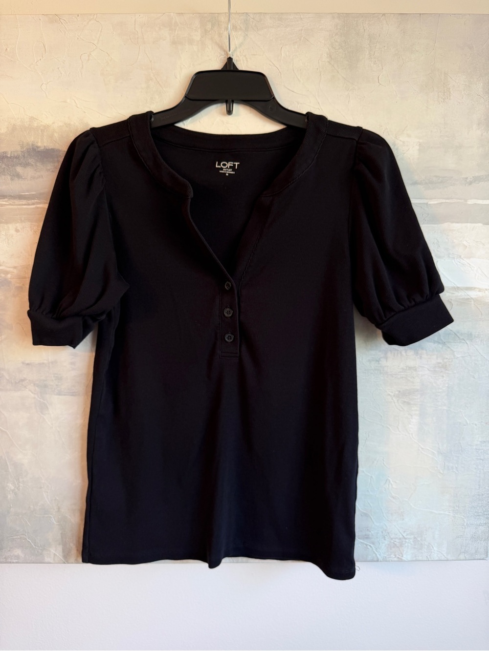 LOFT Outlet Black Puff Sleeve Ribbed Henley Top Split neck 92% Cotton M